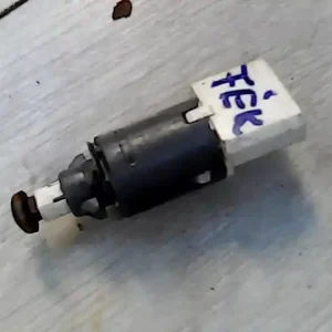 Vásárlói kedvenc RENAULT SCENIC 03-06 Féklámpa pedál kapcsoló bontott alkatrész