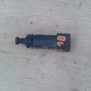 Vásárlói kedvenc RENAULT THALIA 99.05-02.02 Féklámpa pedál kapcsoló bontott alkatrész