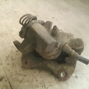 Vásárlói kedvenc SEAT TOLEDO -99 Bal hátsó féknyereg munkahengerrel 2.0i bontott alkatrész