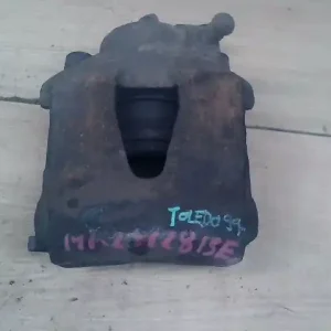 Vedd meg most SEAT Toledo 1999.04.01-2004.09.30 Bal első féknyereg munkahengerrel 1.6i bontott alkatrész