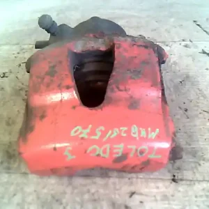 Szuper ajánlat SEAT Toledo 1999.04.01-2004.09.30 Jobb első féknyereg munkahengerrel 1.6 i bontott alkatrész