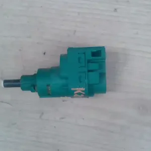 SKODA FABIA 99-07 Féklámpa pedál kapcsoló bontott alkatrész Népszerű