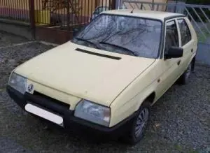 Ne maradj le SKODA FAVORIT Bal első féknyereg munkahengerrel bontott alkatrész