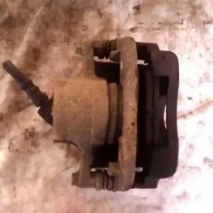 SKODA FAVORIT Jobb első féknyereg munkahengerrel bontott alkatrész Ingyenes szállítás