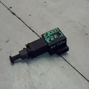 Outlet SKODA OCTAVIA 00-04 Féklámpa pedál kapcsoló bontott alkatrész