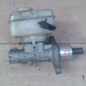 Szezonális akció SKODA OCTAVIA 00-04 Főfékhenger tartállyal,kupak nélkül,1.6i bontott alkatrész