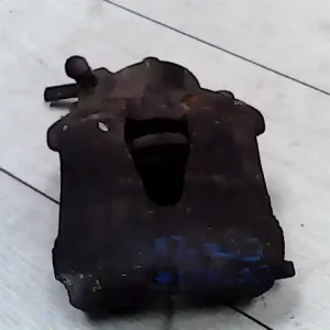 SKODA OCTAVIA 97-00 Jobb első féknyereg munkahengerrel bontott alkatrész Bestseller