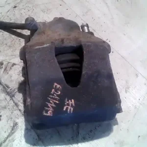 Ingyenes szállítás SKODA OCTAVIA 97-00 Jobb első féknyereg munkahengerrel 1.6i bontott alkatrész