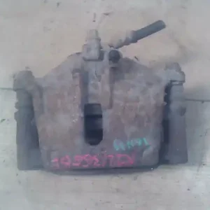 Árcsökkenés SUZUKI IGNIS Bal első féknyereg munkahengerrel 1.3i bontott alkatrész