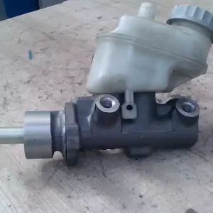 Gyors szállítás SUZUKI IGNIS Főfékhenger bontott alkatrész