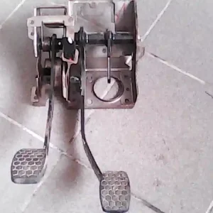 Alacsony ár SUZUKI IGNIS Pedálsor fék és kuplungpedál bontott alkatrész