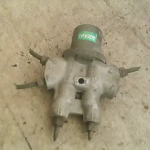 Akciós ár SUZUKI SWIFT 89-96 Fékcső elosztó 1.0i bontott alkatrész