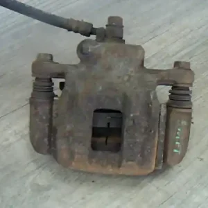 Expressz szállítás SUZUKI SWIFT 89-96 Jobb első féknyereg munkahengerrel 1.0ibontott alkatrész