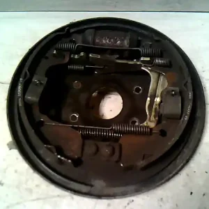 Azonnal elérhető SUZUKI SWIFT 96-05 Bal hátsó fék alaplap5 ajtós bontott alkatrész