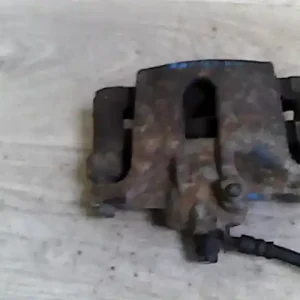 Vedd meg online SUZUKI SWIFT 96-05 Jobb első féknyereg munkahengerrel bontott alkatrész