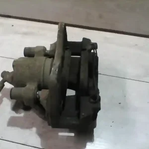 TOYOTA AVENSIS 01-03 Bal első féknyereg munkahengerrel bontott alkatrész Exkluzív ajánlat