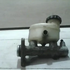 Ingyenes szállítás TOYOTA CARINA E 92.04-97.07 Főfékhenger bontott alkatrész