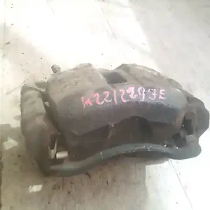 TOYOTA CARINA E 92.04-97.07 Jobb első féknyereg munkahengerrel 1.6i bontott alkatrész Korlátozott ajánlat