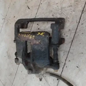 TOYOTA Corolla (E120) 2002.01.01-2004.05.31 Jobb első féknyereg munkahengerrel bontott alkatrész Ajánlat