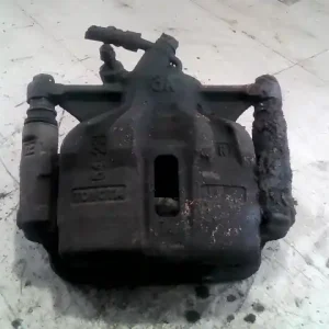 TOYOTA COROLLA 97.05-99.09 Jobb első féknyereg munkahengerrel 1.3i bontott alkatrész Legnépszerűbb