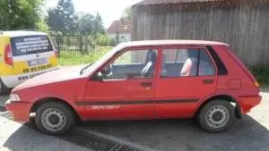 TOYOTA COROLLA E80 83.05-87.04 Jobb első féknyereg munkahengerrel bontott alkatrész Ne maradj le