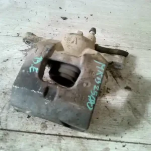 Vásárlói kedvenc TOYOTA IQ 2009.01.01- Bal első féknyereg munkahengerrel 1.4 d bontott alkatrész