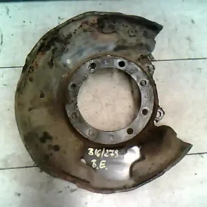 Korlátozott ajánlat TOYOTA LAND CRUISER 84-87 J7 Bal első fék porvédő lemez bontott alkatrész