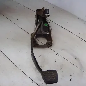 TOYOTA YARIS Fékpedálbontott alkatrész Korlátozott ajánlat