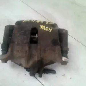 TOYOTA YARIS Jobb első féknyereg munkahengerrel 1.0i bontott alkatrész Kedvezmény