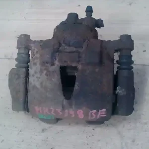 Outlet TOYOTA YARIS 99.04-05.09 Bal első féknyereg munkahengerrel 1.0i bontott alkatrész