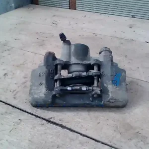 TOYOTA YARIS 99.04-05.09 Bal hátsó féknyereg munkahengerrel 5 ajtós,1,3i bontott alkatrész Szuper ajánlat