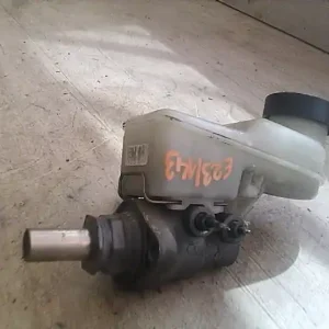 Ingyenes szállítás TOYOTA YARIS 99.04-05.09 Főfékhenger 1.0i bontott alkatrész