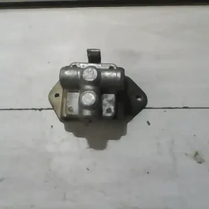 TOYOTA YARIS VERSO Fékcső elosztó bontott alkatrész Alacsony ár