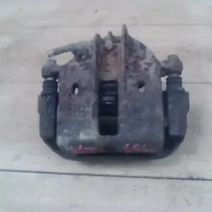 Gyors kiszállítás VOLVO S40 Jobb első féknyereg munkahengerrel 1.6i bontott alkatrész