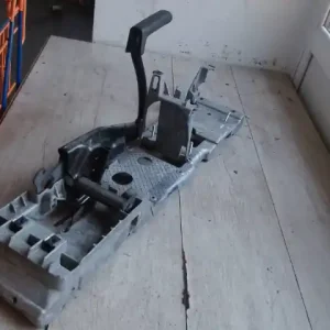 VOLVO S40 2008.01.01-2012.05.30 Kézifék kar bontott alkatrész Ne maradj le