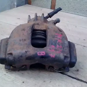 VOLVO S80 98.05.01-06.02.28 Bal első féknyereg munkahengerrel 2,5d bontott alkatrész Utolsó esély