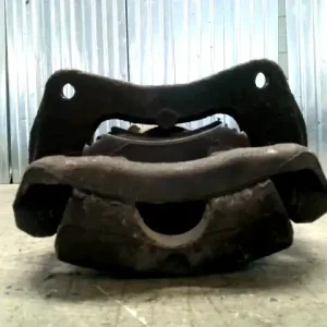 Vedd meg most VOLVO V40 Bal első féknyereg munkahengerrel bontott alkatrész