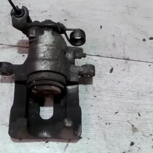 Árengedmény VOLVO V40 Bal hátsó féknyereg munkahengerrel bontott alkatrész