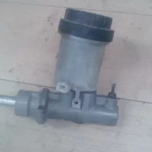 Expressz szállítás VOLVO V40 Főfékhenger tartállyal,2.0i bontott alkatrész