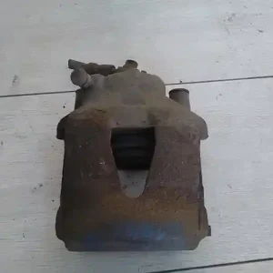 VW BORA Jobb első féknyereg munkahengerrel bontott alkatrész Outlet