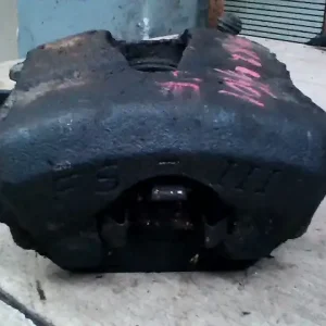 Ingyenes szállítás VW BORA Jobb első féknyereg munkahengerrel 1.4i bontott alkatrész