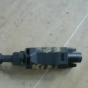 VW GOLF III. Féklámpa pedál kapcsoló bontott alkatrész Biztonságos vásárlás