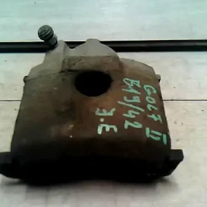 VW GOLF II. Jobb első féknyereg munkahengerrel bontott alkatrész Ne maradj le