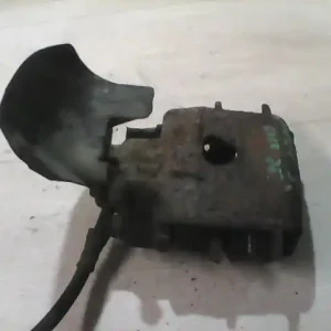 Outlet VW GOLF III. Jobb első féknyereg munkahengerrel bontott alkatrész