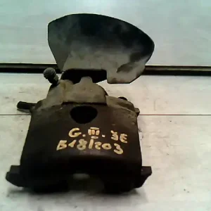 Nézd meg most VW GOLF III. Jobb első féknyereg munkahengerrel bontott alkatrész