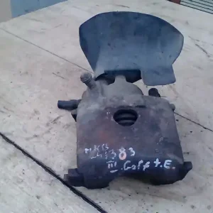 Legkelendőbb VW GOLF III. 94- Jobb első féknyereg munkahengerrel 1.6i bontott alkatrész