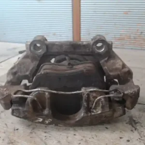 VW GOLF III. 94- Jobb első féknyereg munkahengerrel 1.9 d bontott alkatrész Rendeld meg most