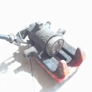 Végkiárusítás VW GOLF IV. Bal hátsó féknyereg munkahengerrel 1.6i bontott alkatrész