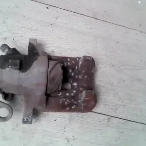 Végkiárusítás VW GOLF IV. Bal hátsó féknyereg munkahengerrel bontott alkatrész