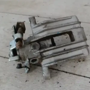 VW GOLF IV. Bal hátsó féknyereg munkahengerrel bontott alkatrész Olcsóbb